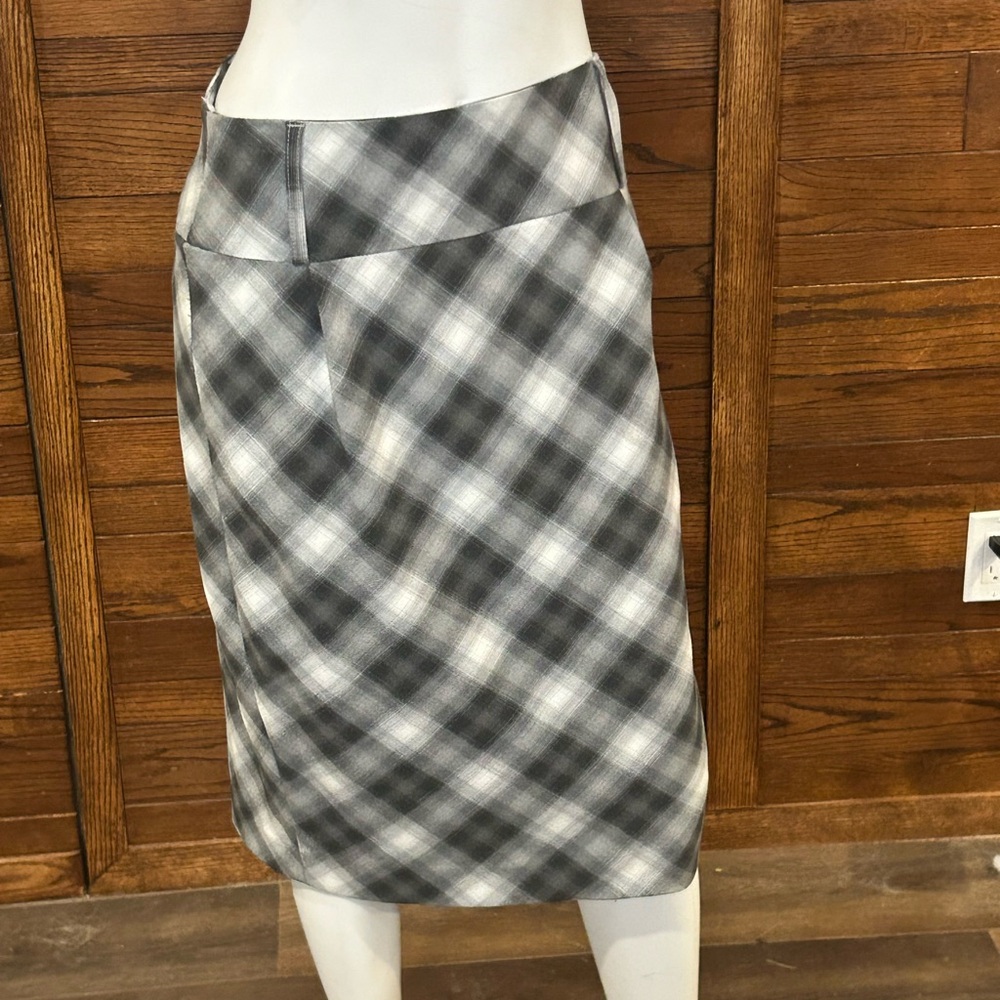 MEXX. Size 10. Gray Plaid Women's Skirt